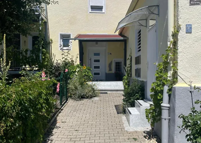 Apartmán - *